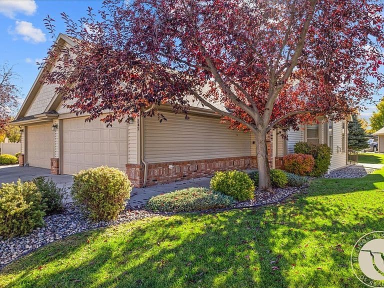 342 Stonegate Cir photo 1