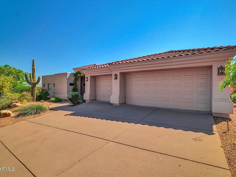13615 N SUNSET Drive photo 3