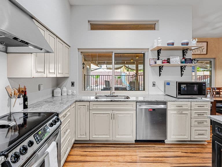 15825 N 45TH Street photo 5