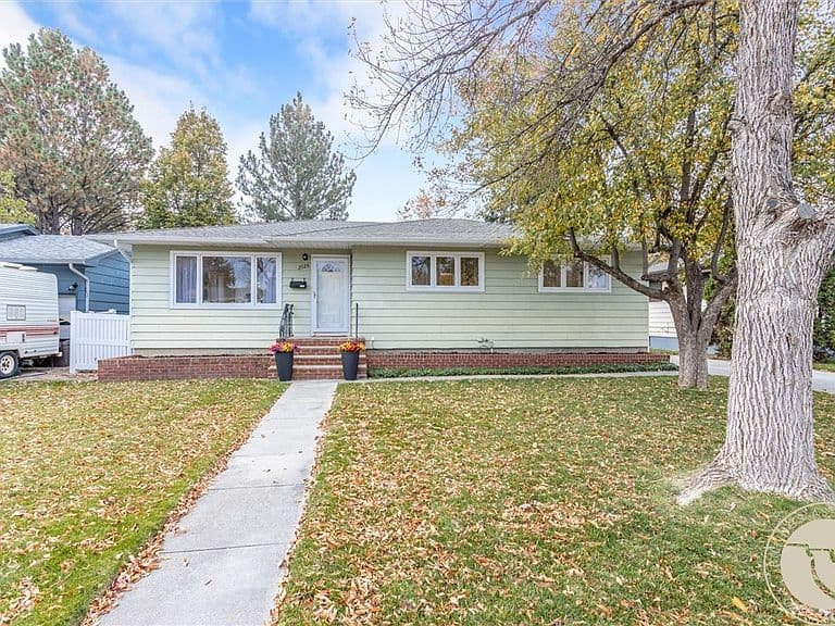 2726 Terry Ave photo 2