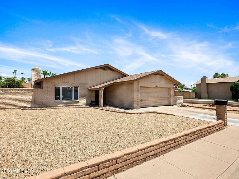4604 W GARDENIA Avenue photo 2
