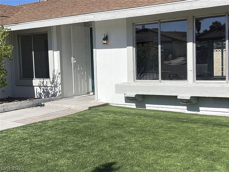 5180 Richmond Cir photo 2