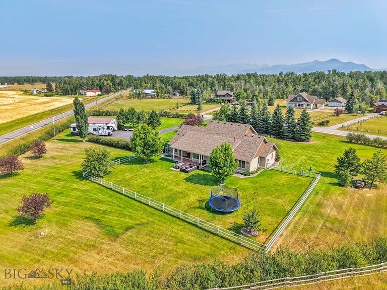 9835 Happy Acres Rd W photo 4