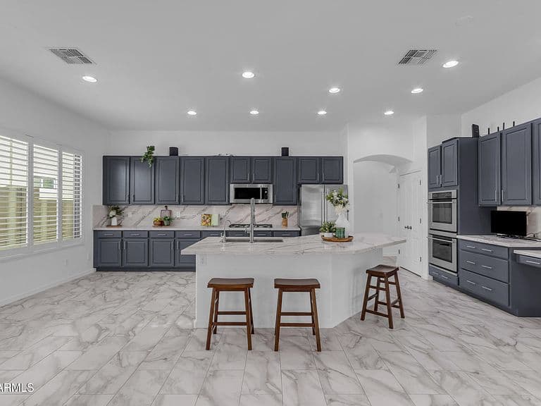 15128 W ELM Street photo 4