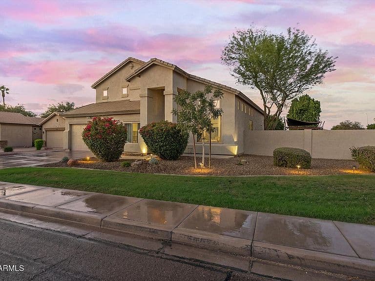 1360 E DANA Place photo 3