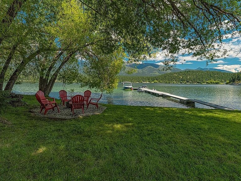 600 Glen Lake Dr photo 3
