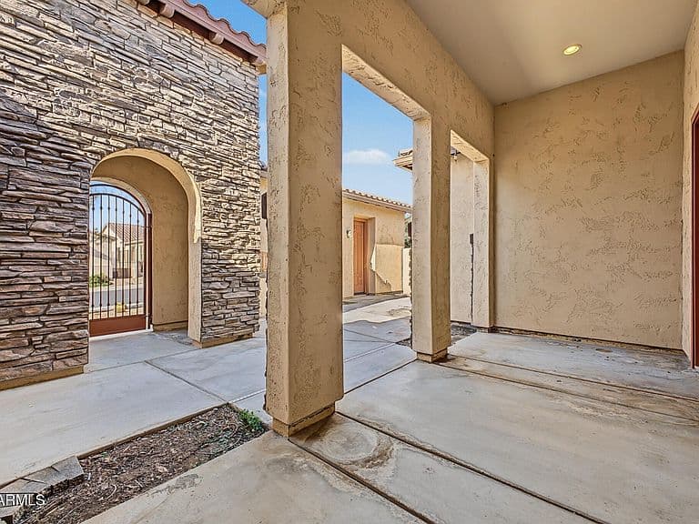 17529 W COTTONWOOD Lane photo 4