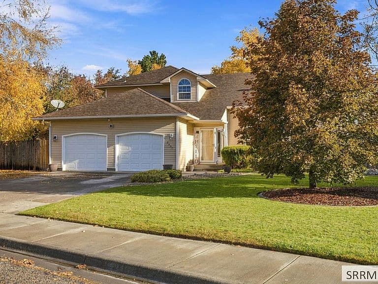 2697 Tipperary Ln photo 2