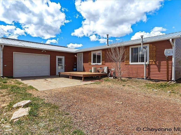 709 Valley View Dr photo 2