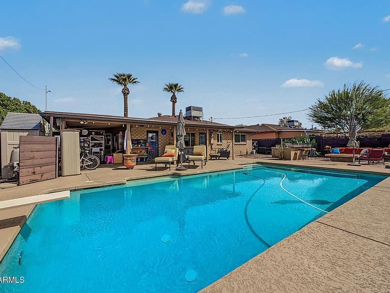 8119 E MITCHELL Drive photo 1