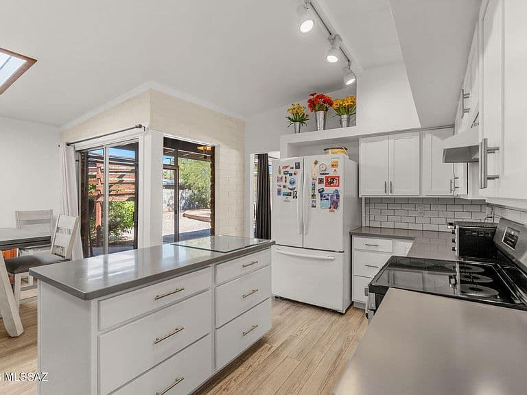 2435 N Bahana Dr photo 5