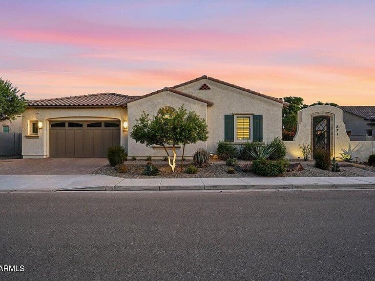 871 E PEACH TREE Place photo 3