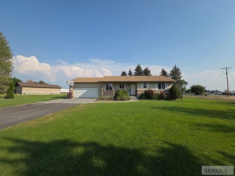 1073 W 125 S photo 2