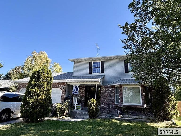 2379 Hoopes Ave photo 1