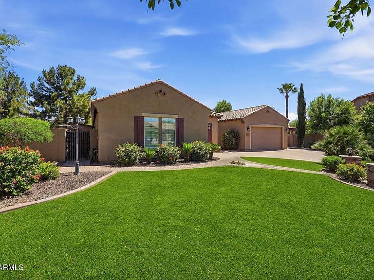 2193 E COCONINO Place photo 4