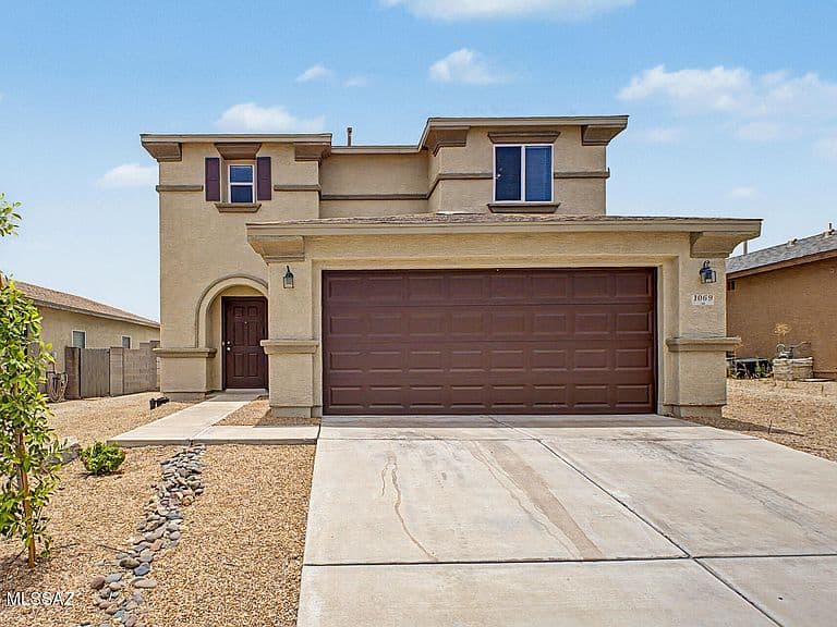 1069 W Calle Del Libro Dorado photo 1