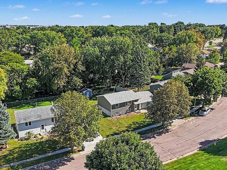1012 S Suburban Dr photo 2