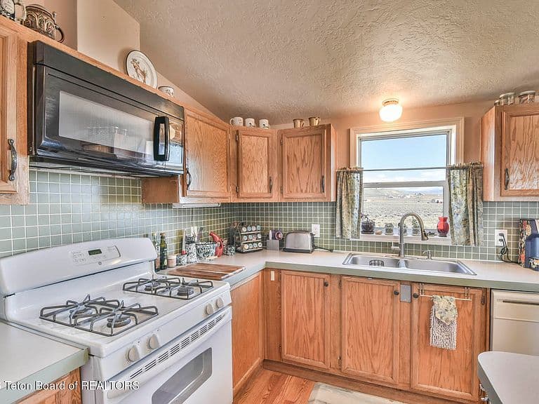 83 Meadow Lark Ln photo 5