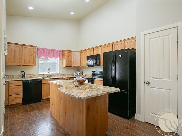 5130 Granite Peak Way photo 2