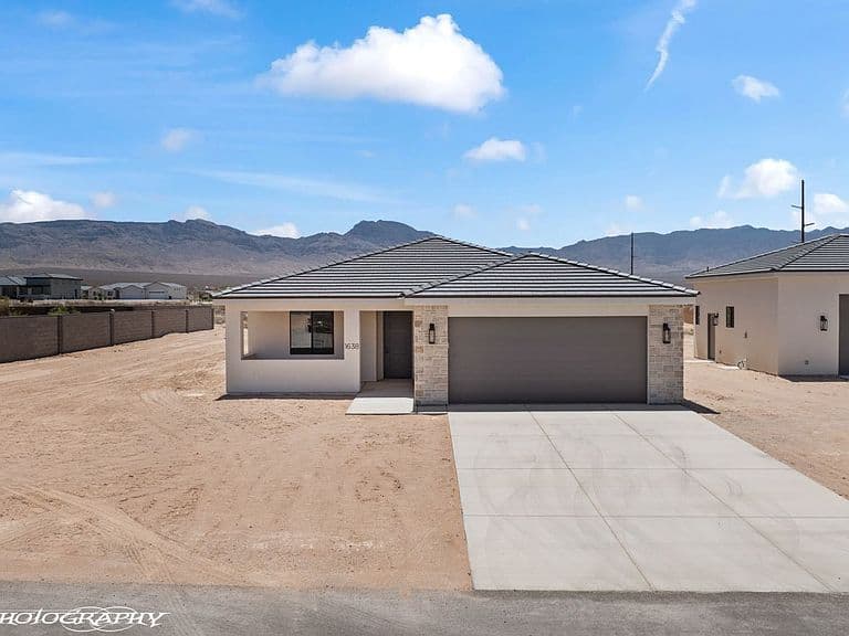 1638 E Adalee Dr photo 1