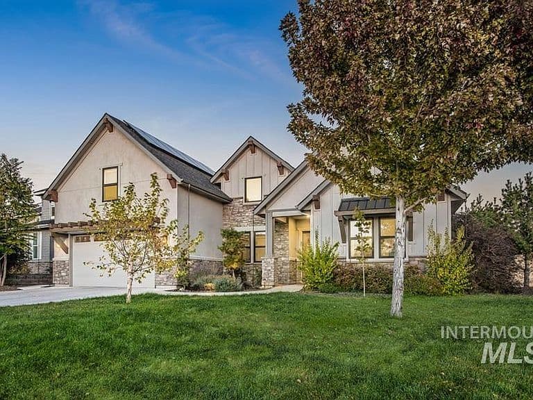 2424 S Trapper Pl photo 1