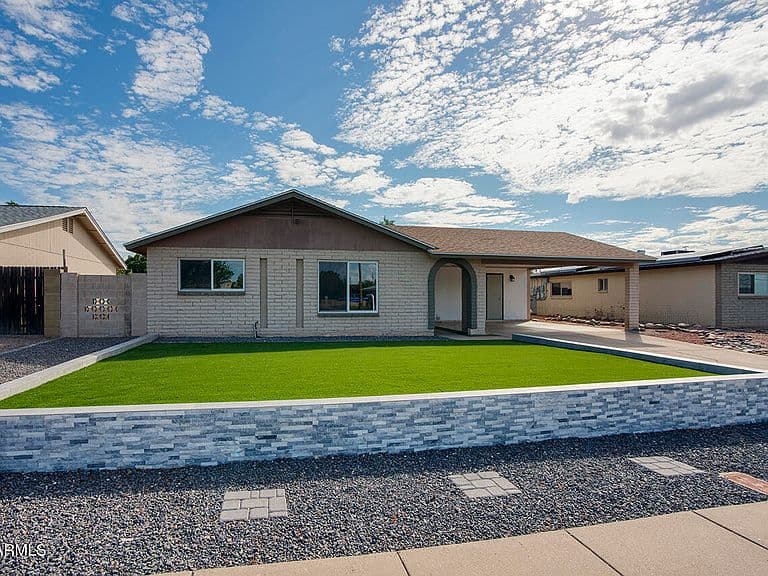 3049 W SUNNYSIDE Drive photo 2