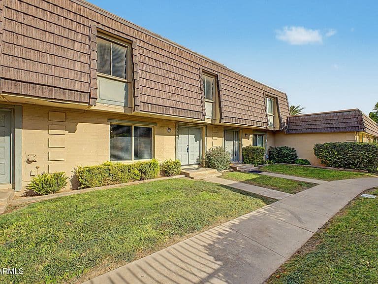 3330 S ELM Street photo 2