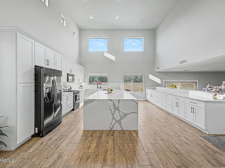 4326 W KENAI Drive photo 3