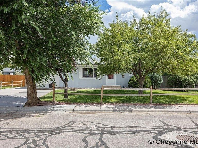 4511 Glendo Ave photo 2