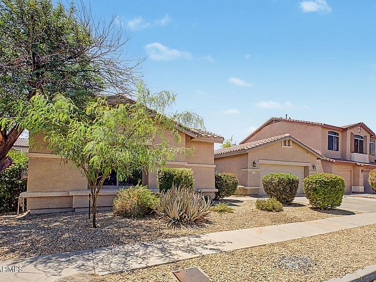 5329 W LA SALLE Street photo 4