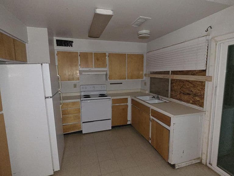 5014 W SHERIDAN Street photo 3
