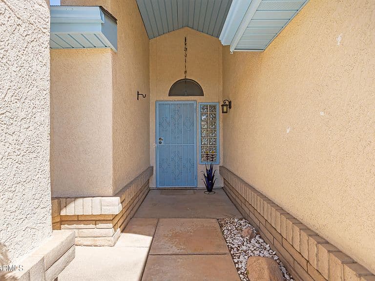 3225 THUNDERBIRD Drive photo 4