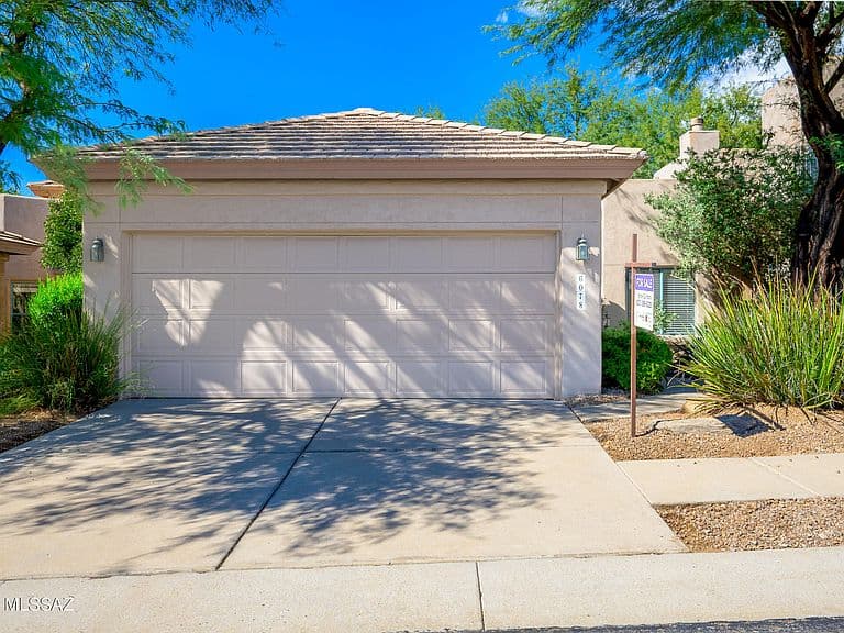 6078 N Running Deer Cir photo 2