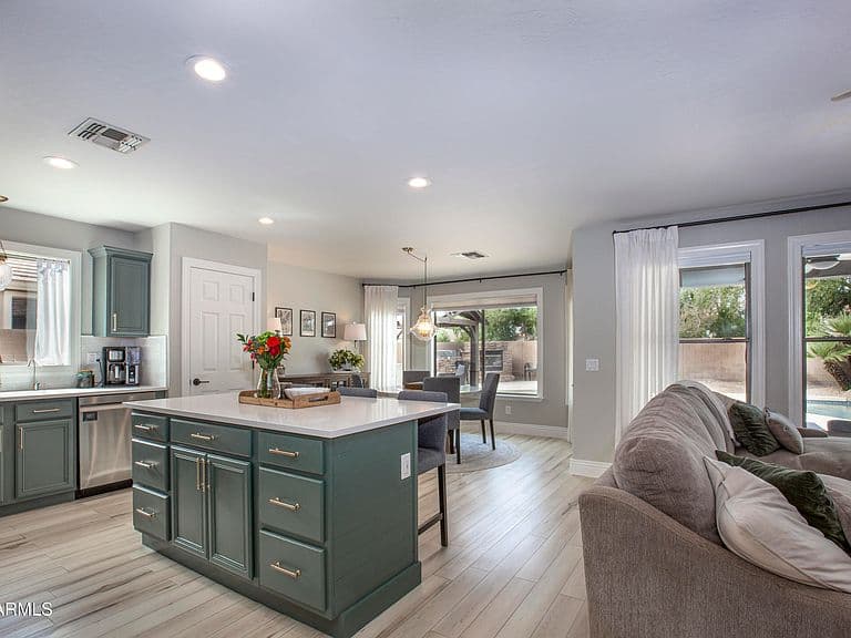 3820 S VELERO Street photo 1