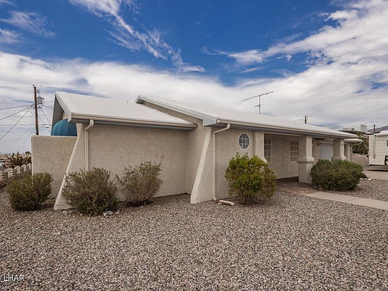 2585 Hacienda Pl photo 2