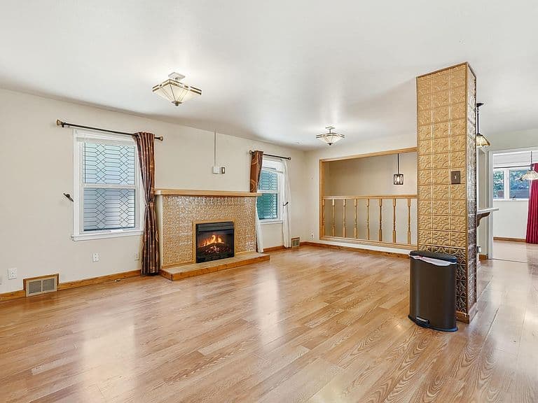1101 Alpine Dr photo 2