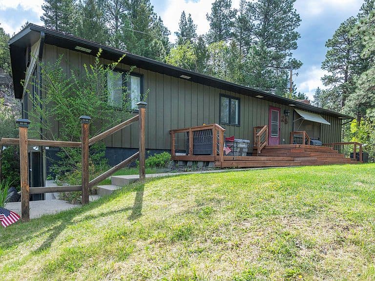 28 Pinecrest Loop photo 2