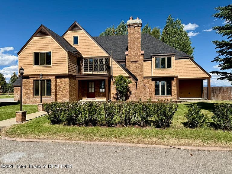 449 Country Club Ln photo 2