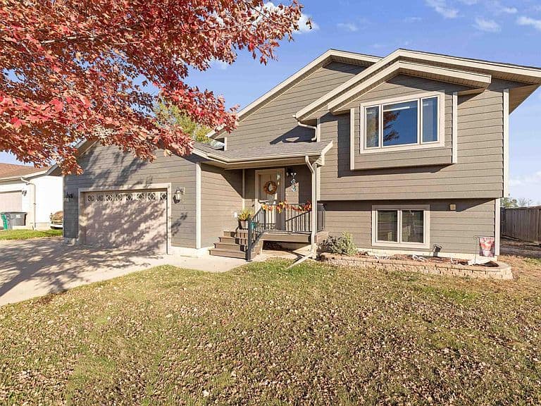 664 Airway Ct photo 1