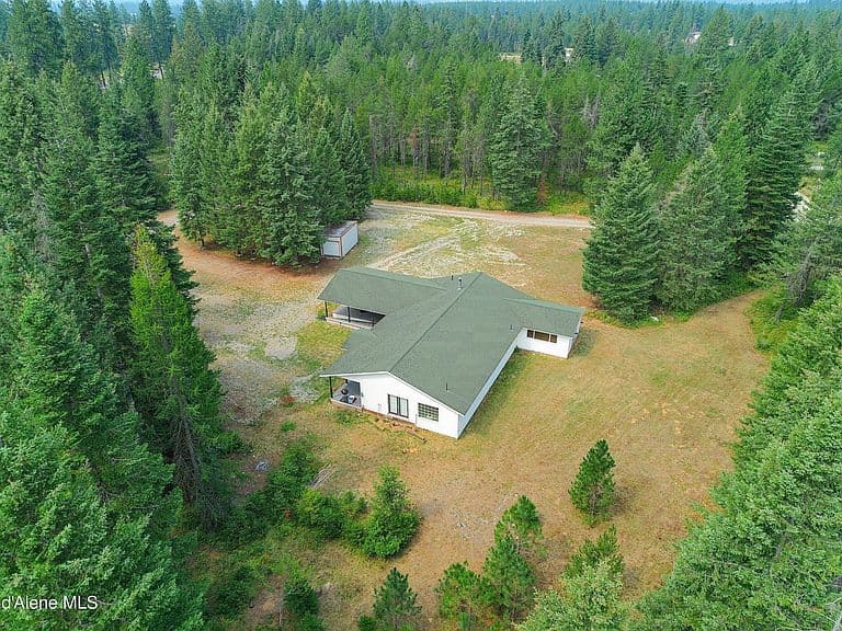 8924 E Black Bear Rd photo 5