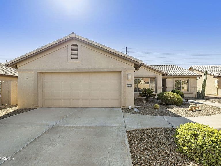 15719 W VERDE Lane photo 1