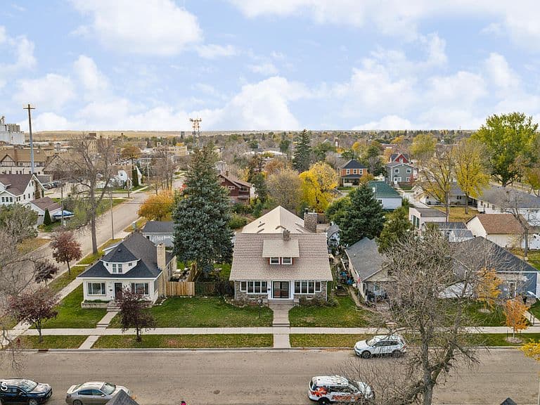 505 3rd Ave E photo 5