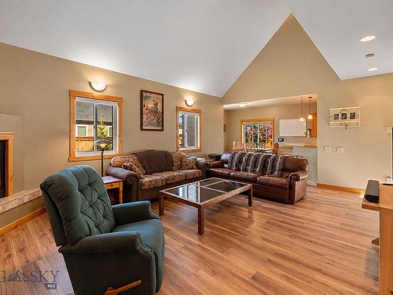 1307 Cruiser Ln photo 4