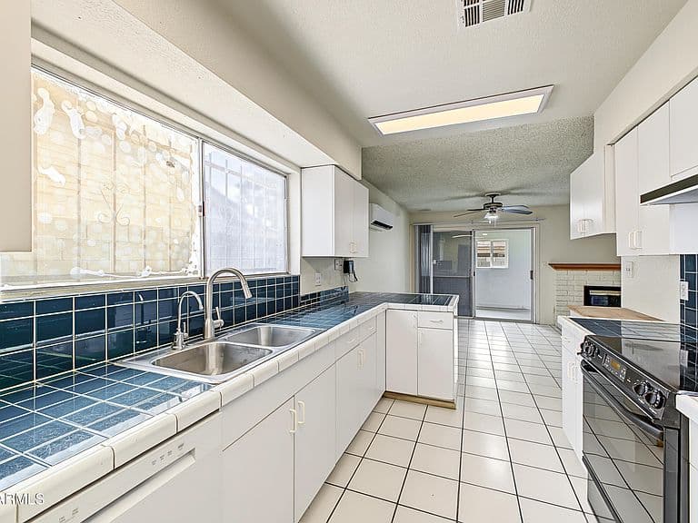7751 W MACKENZIE Drive photo 4