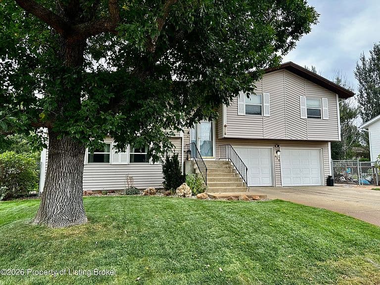 659 5th Ave SW photo 2