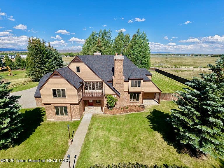 449 Country Club Ln photo 3