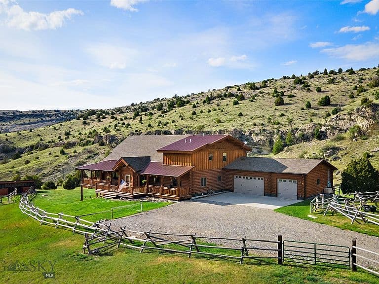1460 Horseshoe Gulch Rd photo 3