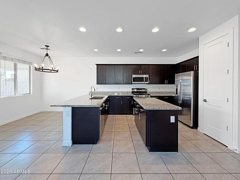 42497 W RAMIREZ Drive photo 2