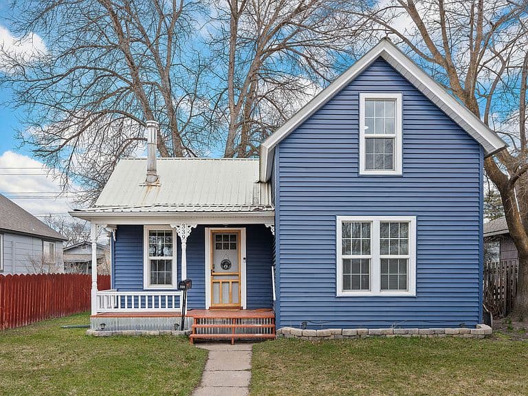 339 8th Ave W photo 1