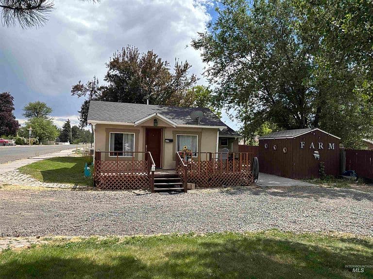623 4th Ave E photo 2